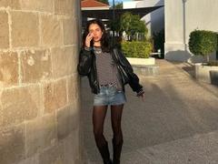 AdeleVibe - female with brown hair webcam at xLoveCam