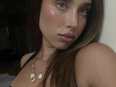 AdeleVibe - female with brown hair webcam at xLoveCam