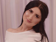 SofyaaXX - female with brown hair and  big tits webcam at ImLive