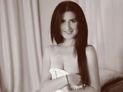SofyaaXX - female with brown hair and  big tits webcam at ImLive