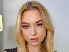 Adellume - female webcam at xLoveCam