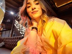 AdharaCoper - female with brown hair webcam at LiveJasmin