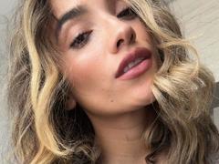 AdharaCoper - female with brown hair webcam at LiveJasmin