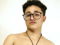 AdoniBaskerville - male webcam at xLoveCam