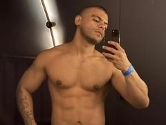 AdrianMontrell - male webcam at xLoveCam