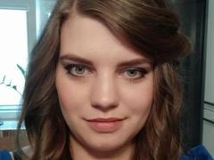 AdrianaGlow - female webcam at xLoveCam