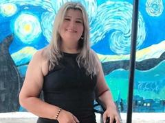 AdrianaPrettie - blond female webcam at xLoveCam
