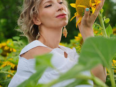 MeilaniLeigh - blond female webcam at xLoveCam