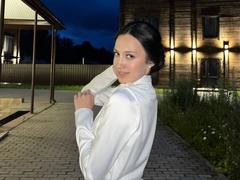 AdrianneRossey - female with black hair and  big tits webcam at xLoveCam