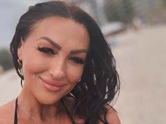 AfroVenus - female with black hair webcam at xLoveCam