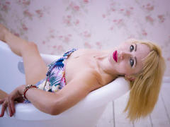 AgataFox - blond female with  big tits webcam at LiveJasmin