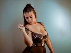 AgataVixen - female with black hair and  big tits webcam at xLoveCam