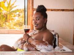 AgathaBlossom - female with black hair and  big tits webcam at LiveJasmin