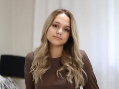 AgnesBelle - blond female with  big tits webcam at xLoveCam