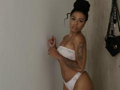AhteneaSexy - female with black hair webcam at xLoveCam