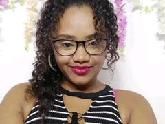 Aichamiel - female webcam at xLoveCam