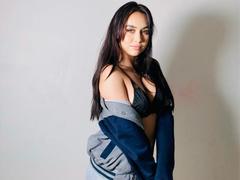 CelestheCarter - female with brown hair webcam at LiveJasmin