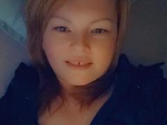 AimeeRock - female with brown hair and  small tits webcam at xLoveCam