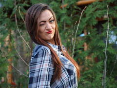 AimeeA - female with brown hair webcam at xLoveCam