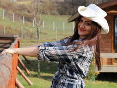 AimeeA - female with brown hair webcam at xLoveCam