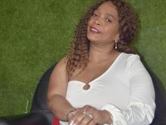 AinaEbonyQueen - female with brown hair and  small tits webcam at xLoveCam