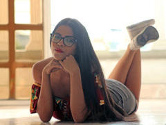 EmmaLongg - female with brown hair and  big tits webcam at LiveJasmin