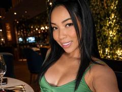 AiunyQueens - female with brown hair and  big tits webcam at xLoveCam