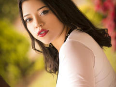 Alahiia - female with black hair webcam at LiveJasmin
