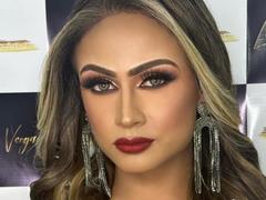 AlaiaFoxy from xLoveCam