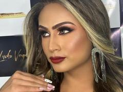 AlaiaFoxy - blond shemale webcam at xLoveCam