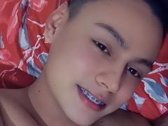 AlaiaFoxy - blond shemale webcam at xLoveCam