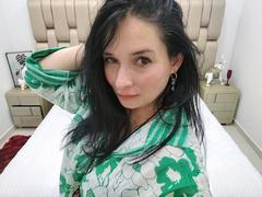 Alaishka - female with black hair and  big tits webcam at xLoveCam