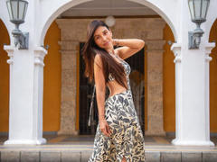 AlanaBazan - female with brown hair webcam at xLoveCam