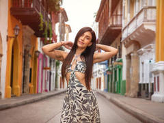 AlanaBazan - female with brown hair webcam at xLoveCam