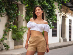 AlanaBazan - female with brown hair webcam at xLoveCam