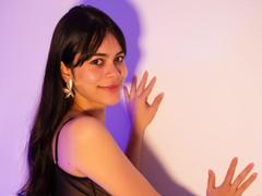 AlanaBlake - female with brown hair webcam at xLoveCam