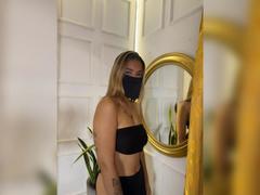 AlanaCuttie - blond female webcam at xLoveCam