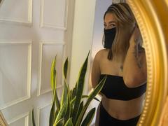 AlanaCuttie - blond female webcam at xLoveCam