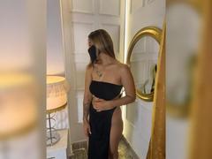 AlanaCuttie - blond female webcam at xLoveCam
