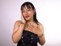 AlanaFoxh - female with brown hair and  big tits webcam at LiveJasmin