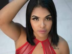 AlanaFoxia - female with black hair webcam at xLoveCam