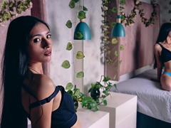 AlanaMoore - female webcam at xLoveCam