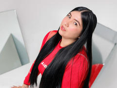 AlanahWells - female with black hair webcam at xLoveCam