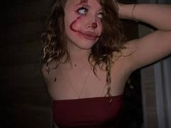 AlaneGaudenzi - female with brown hair webcam at xLoveCam