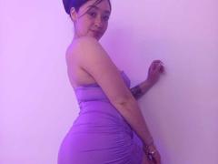 AlannaScott - female with black hair and  big tits webcam at xLoveCam