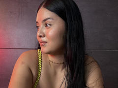 AlannaVelvet - female with black hair and  big tits webcam at xLoveCam