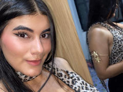 AlaraKey from xLoveCam