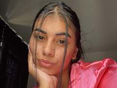 AlaraKey - female with black hair and  big tits webcam at xLoveCam