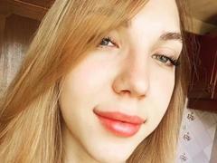 AleaseBenson - female with brown hair webcam at xLoveCam