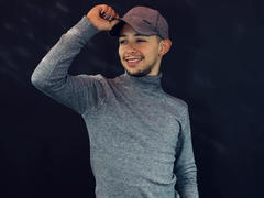 AlecAndrews - male webcam at xLoveCam